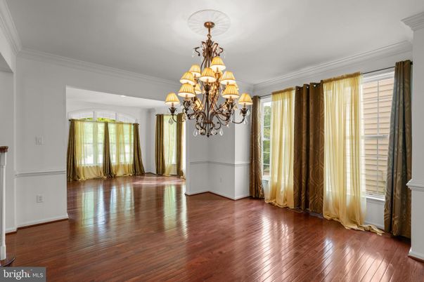 Chandelier, Empty room, Interior, Wood Texture Flooring