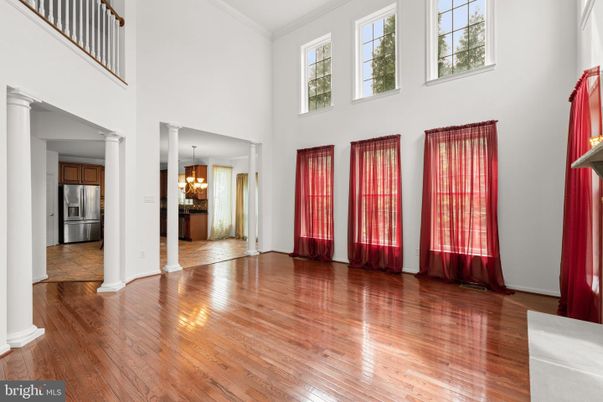 Chandelier, Interior, Kitchen, Wood Texture Flooring