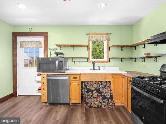 Interior, Kitchen, Recessed Lighting, Wood Texture Flooring