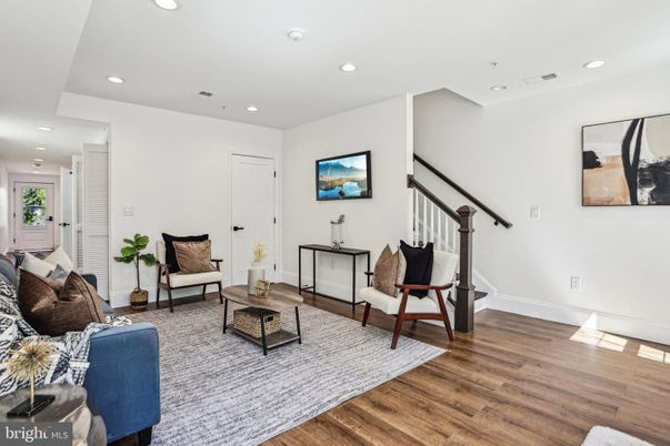 Interior, Living room, Recessed Lighting, Wood Texture Flooring