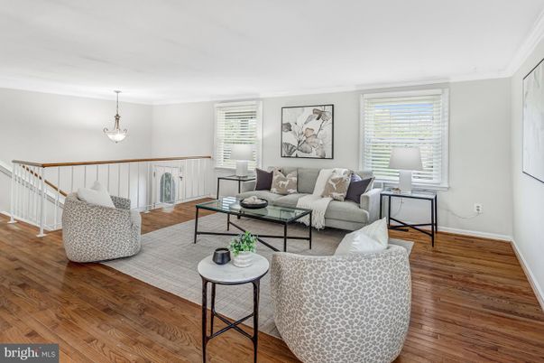 Interior, Living room, Pendant Lights, Wood Texture Flooring
