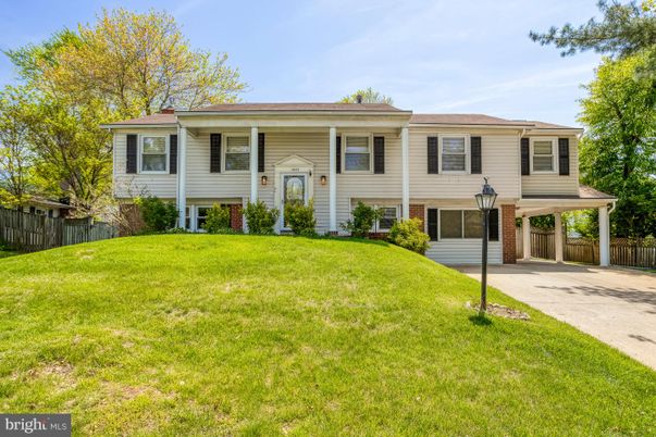 Attached, Exterior, Facade, Brick Facade, Raised Ranch