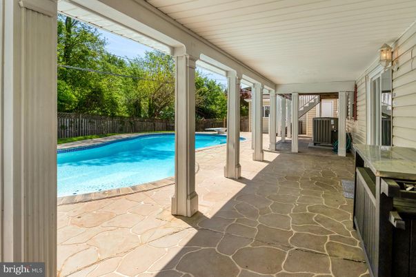 Exterior, Pool