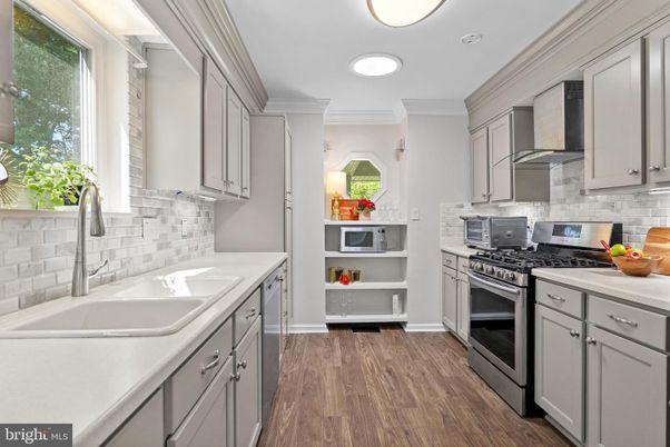 Interior, Kitchen, Recessed Lighting, Wood Texture Flooring