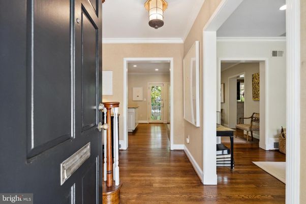 Interior, Pendant Lights, Recessed Lighting, Wood Texture Flooring