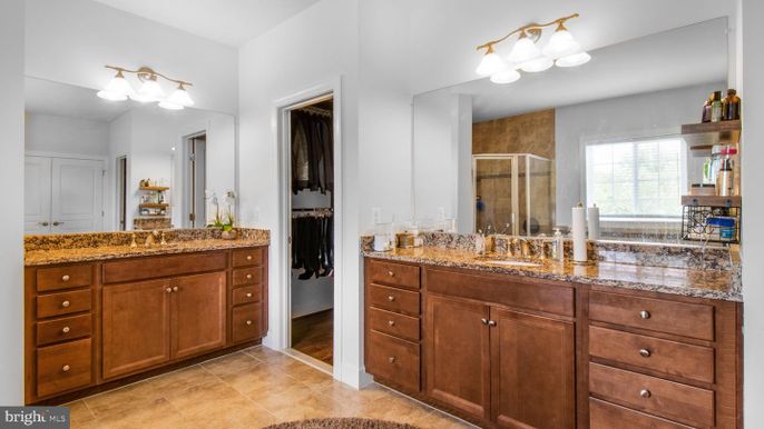 Bathroom, Dual Sink Vanities, Interior