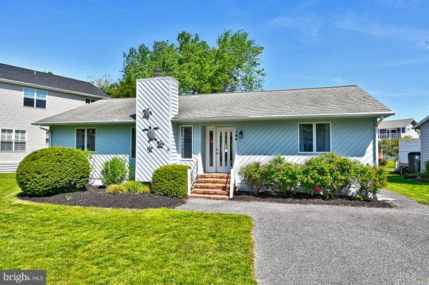 Exterior, Facade, Cape Cod