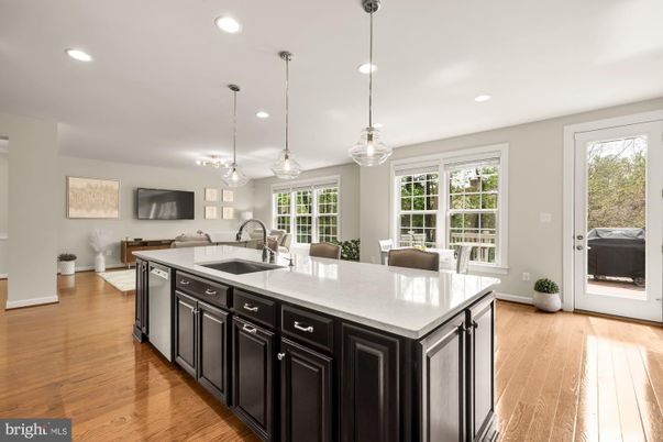 Dining room, Interior, Kitchen, Pendant Lights, Recessed Lighting, Wood Texture Flooring