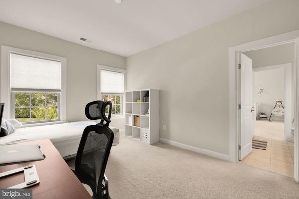 Home Office, Interior
