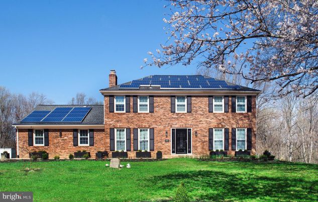 Exterior, Facade, Brick Facade, Solar Panels, Georgian