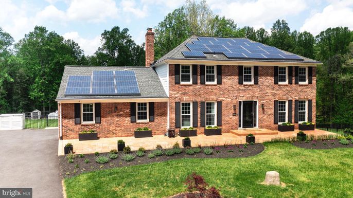Exterior, Facade, Brick Facade, Solar Panels, Georgian