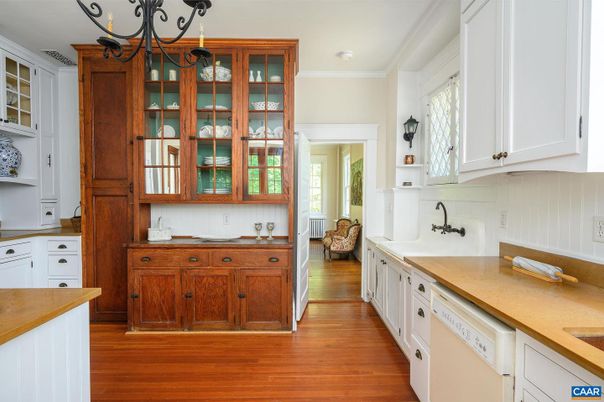 Chandelier, Interior, Kitchen, Wood Texture Flooring