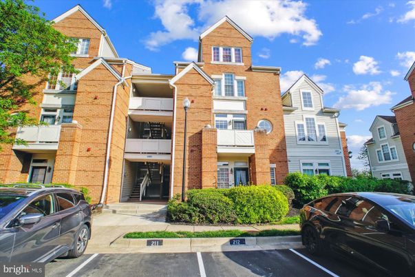 Exterior, Facade, Brick Facade, Rowhouse