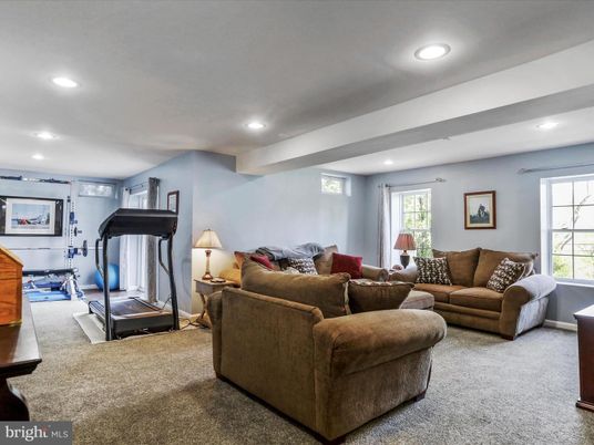 Fitness Equipment, Interior, Living room, Recessed Lighting