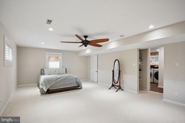 Bedroom, Interior, Recessed Lighting, Washer
