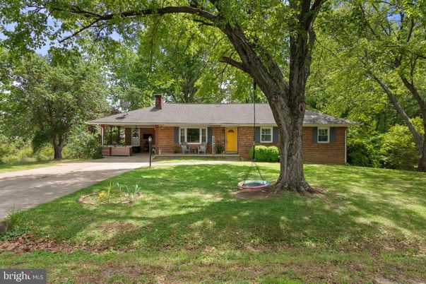 Backyard, Exterior, Facade, Brick Facade, Ranch
