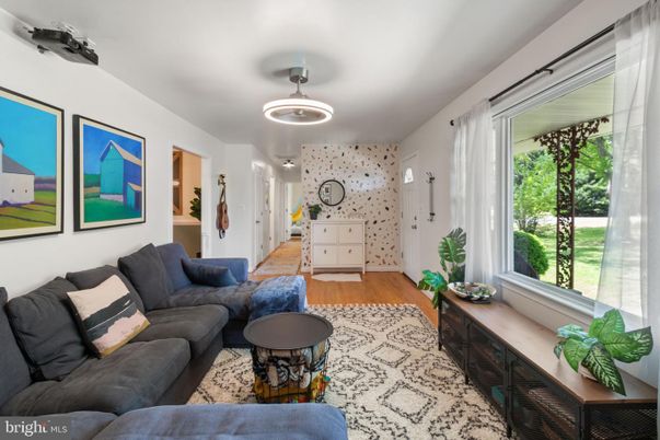 Interior, Living room, Pendant Lights, Wood Texture Flooring