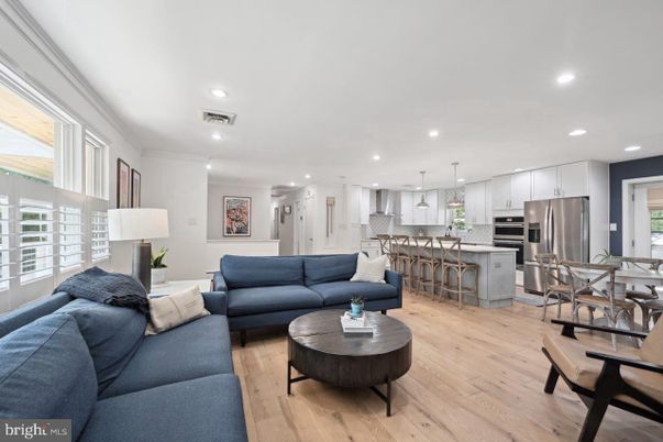 Dining room, Interior, Kitchen, Living room, Pendant Lights, Recessed Lighting, Stainless Steel Appliances, Wood Texture Flooring
