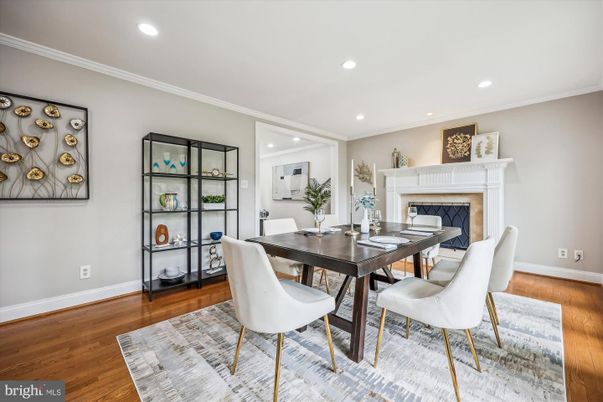 Dining room, Fireplace, Interior, Recessed Lighting, Wood Texture Flooring