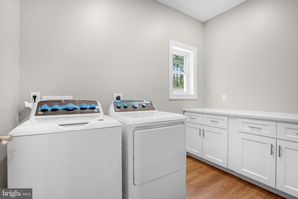 Interior, Washer, Wood Texture Flooring