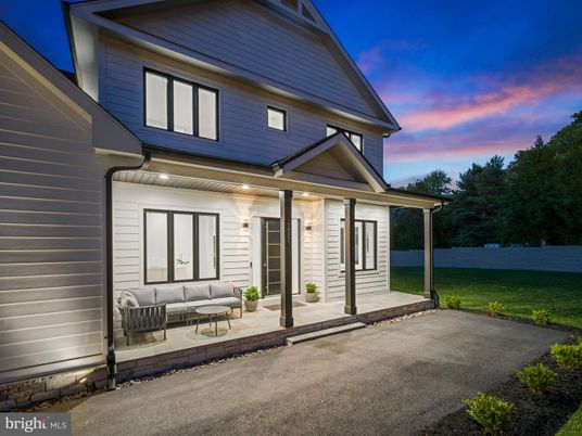 Exterior, Facade, None