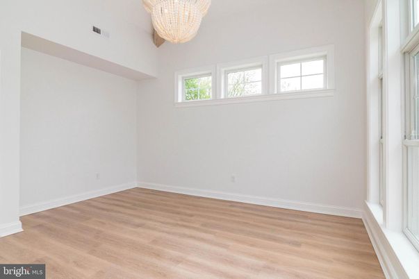 Chandelier, Empty room, Interior, Wood Texture Flooring