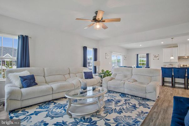 Interior, Kitchen, Living room, Pendant Lights, Recessed Lighting, Wood Texture Flooring