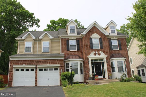 Attached, Exterior, Facade, Brick Facade, Georgian