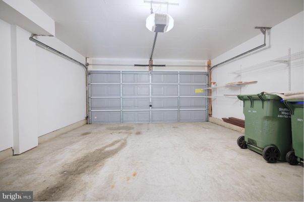 Garage, Interior