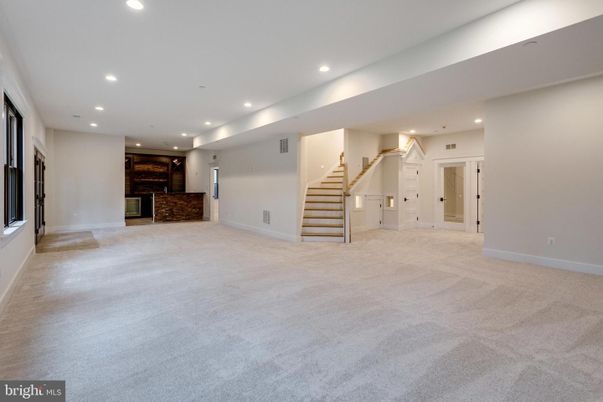 Empty room, Interior, Recessed Lighting