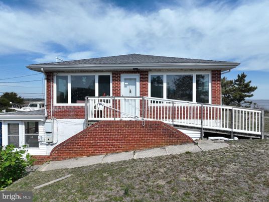Exterior, Facade, Brick Facade, Cape Cod