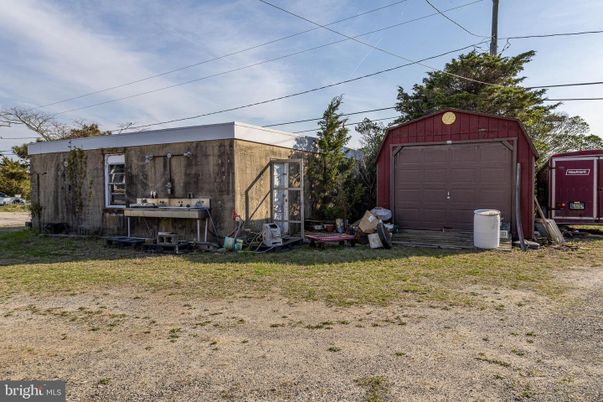 Backyard, Detached Garage, Exterior