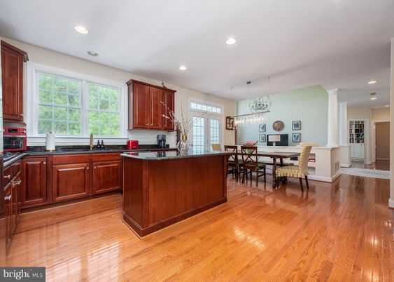 Chandelier, Dining room, Interior, Kitchen, Pendant Lights, Recessed Lighting, Wood Texture Flooring
