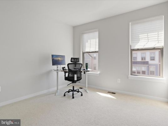 Home Office, Interior
