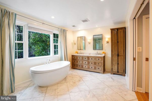 Bathroom, Dual Sink Vanities, Free Standing Baths, Interior, Marble, Recessed Lighting