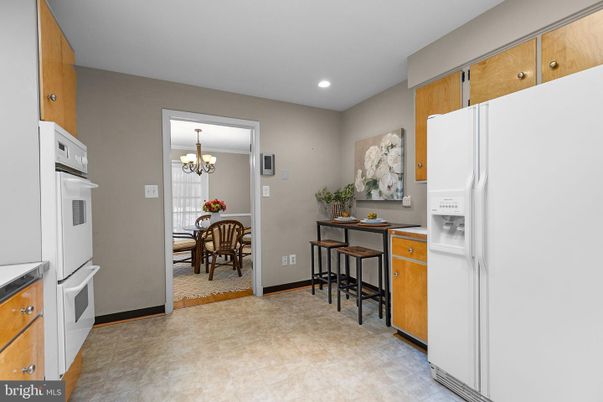 Chandelier, Dining room, Interior, Kitchen, Recessed Lighting