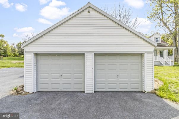 Detached Garage, Exterior