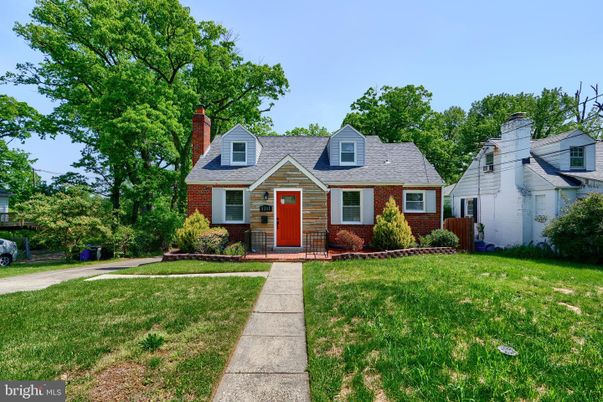 Exterior, Facade, Brick Facade, Cape Cod