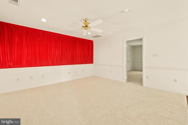 Empty room, Interior, Recessed Lighting