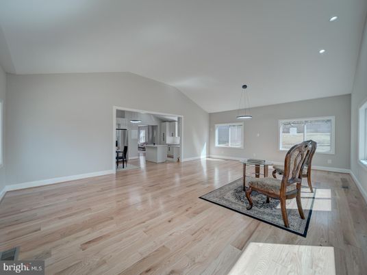 Interior, Pendant Lights, Recessed Lighting, Wood Texture Flooring