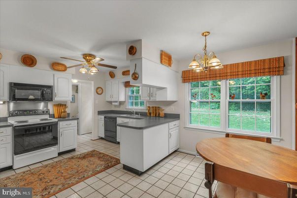 Chandelier, Interior, Kitchen