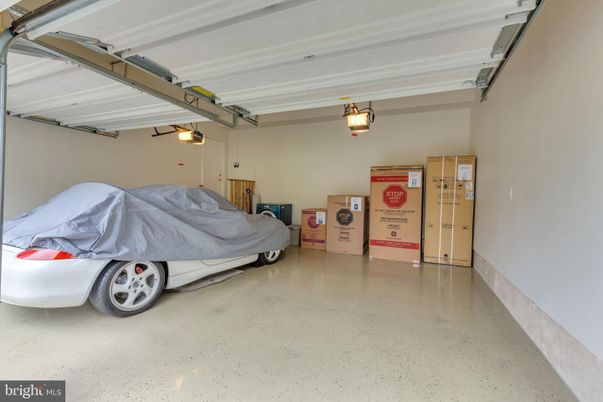 Garage, Interior
