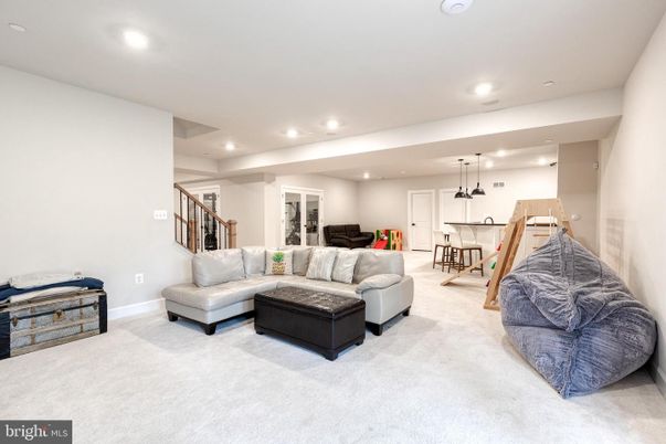 Dining room, Interior, Living room, Pendant Lights, Recessed Lighting