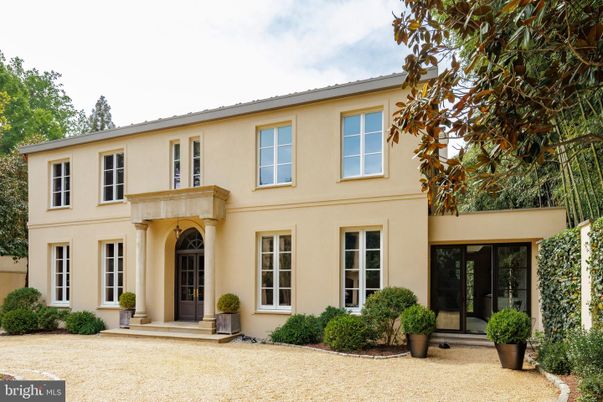 Exterior, Facade, French Provincial