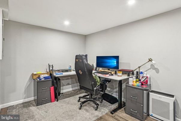 Home Office, Interior, Recessed Lighting, Wood Texture Flooring