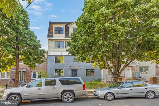 Exterior, Facade, Brick Facade, Rowhouse