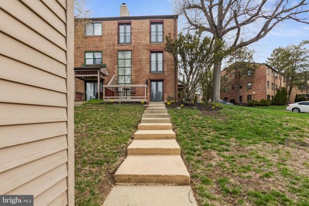 Backyard, Exterior, Facade, Brick Facade, Rowhouse