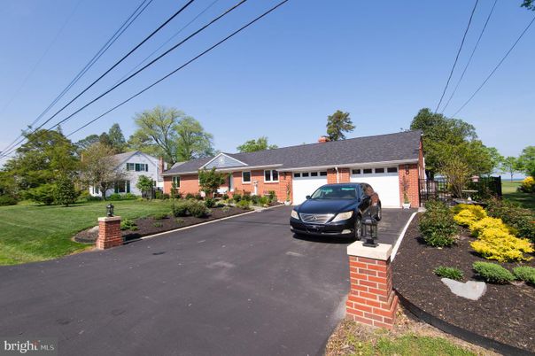 Attached, Exterior, Facade, Brick Facade, Cape Cod