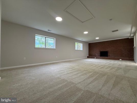 Empty room, Interior, Recessed Lighting