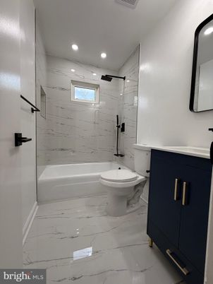 Bathroom, Interior, Marble, Marble Walls, Recessed Lighting